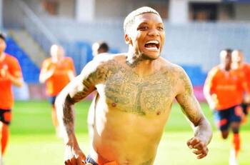 VIDEO: Junior Fernandes le dio agónico triunfo a Istanbul Basaksehir y escapa del descenso en la Superliga de Turquía