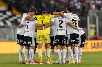 Uno queda libre a mitad de año: los dos jugadores que están en Europa y se han ofrecido a Colo Colo