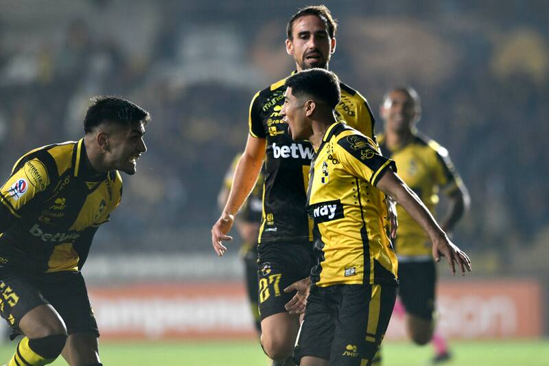 Está clasificando a la Copa Libertadores.