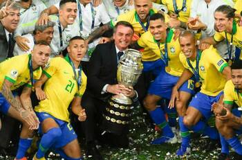 Presidente de Brasil, Jair Bolsonaro, ninguneó reclamos de Messi: "Es solo un show"