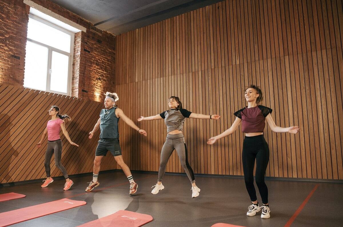 Jumping Jacks: 20 formas de quemar calorías y bajar de peso en casa con este sencillo ejercicio