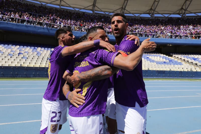 El León se despide de Sebastián Silva. Foto: Agencia Aton.