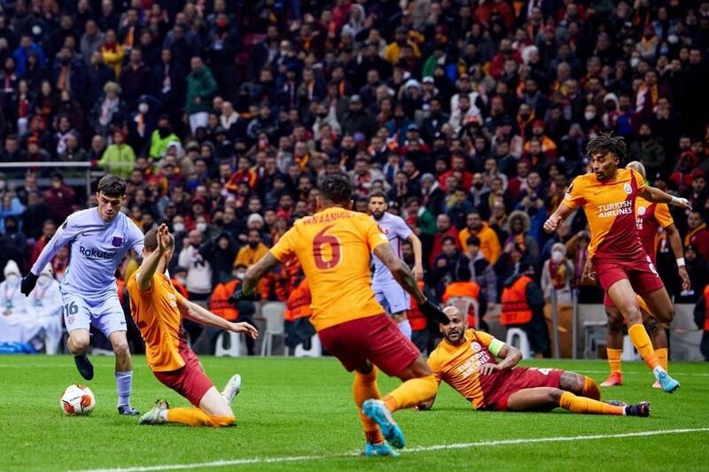 El equipo más ganador de la historia de Turquía suma bonos para ser el próximo destino de Alexis Sánchez.