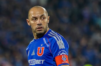 La razón por la que Marcelo Díaz es baja en la U pero jugó en la despedida de Pepe Rojas