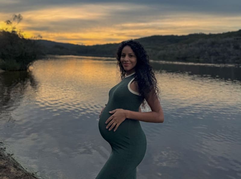 dio oficialmente la bienvenida al mundo a su hijo.