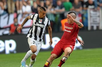Medio italiano asegura que se podría dar un trueque entre Arturo Vidal y Radja Nainggolan