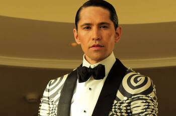 Di Mondo sorprendió con artísticas fotos vistiendo la bandera chilena