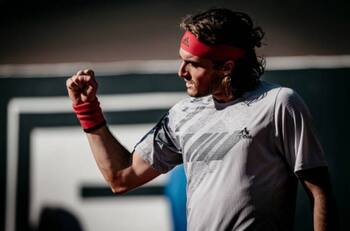 Tsitsipas a paso firme en ATP de Hamburgo y asoma como posible rival de Garín