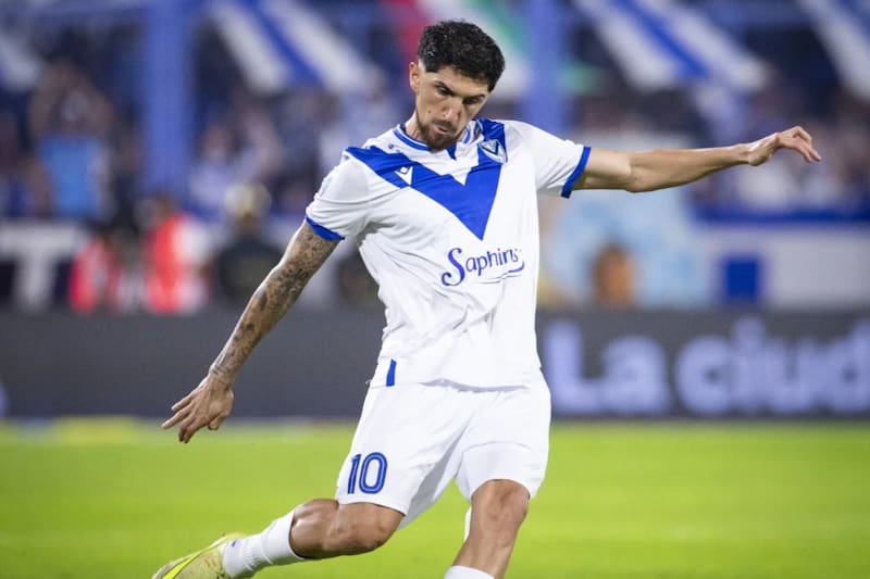 El volante fue figura en la victoria ante Boca Juniors. Foto: @velez en Instagram.