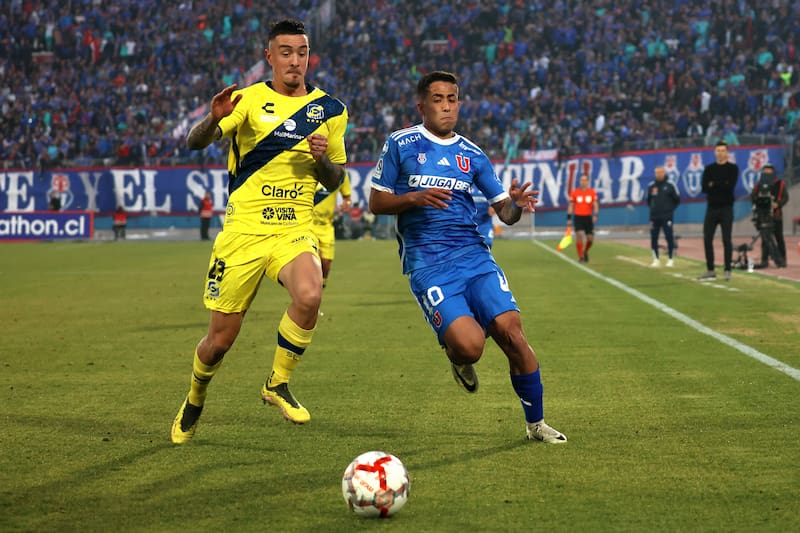 Lucas Assadi contra Tomas Astaburuaga.