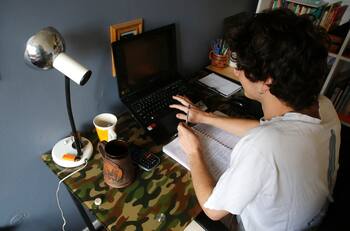 Productos no esenciales: ¿Es posible comprarlos online?