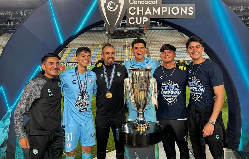 Carlos Moreno en Pachuca.