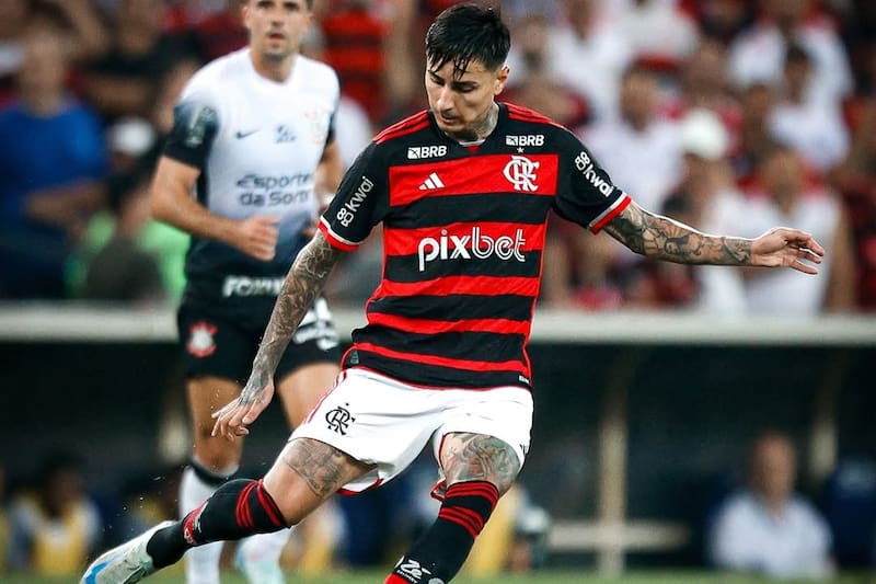 es el jugador más amonestado de Flamengo.