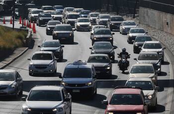 Estas son las 10 avenidas más peligrosas de Santiago a la hora de conducir, según Chat GPT