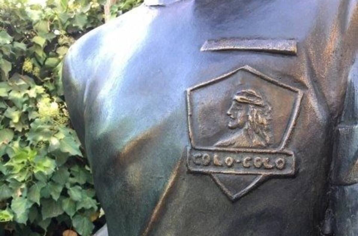 Revelaron imágenes de la estatua de Colo Colo a 'Chamaco' Valdés