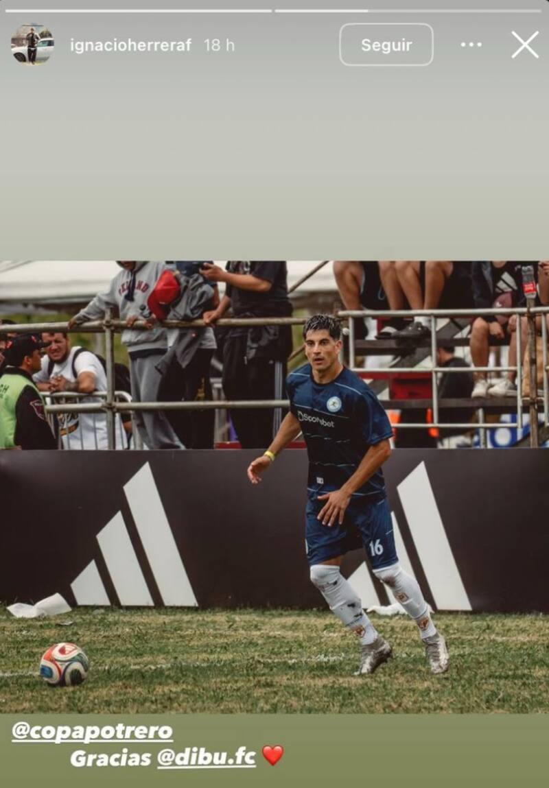 El delantero jugando en el equipo del Dibu Martínez.