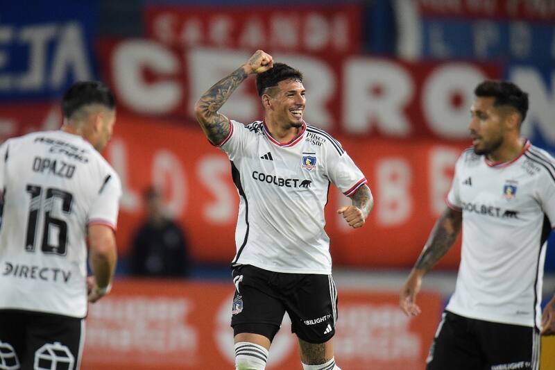 busca las fórmulas para reemplazar a Óscar Opazo.