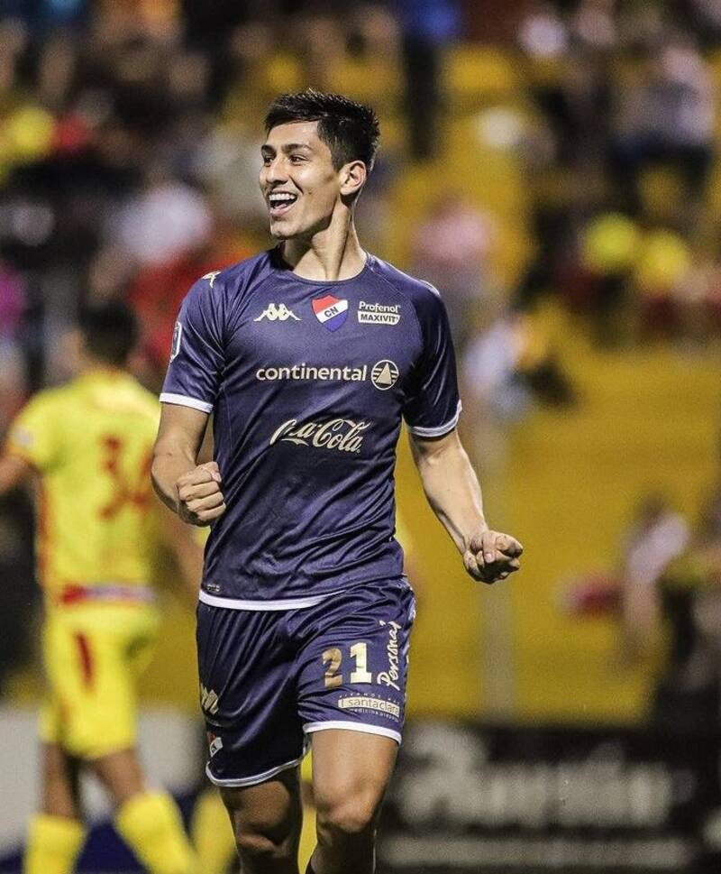 Gustavo Aguilar jugó la última temporada en Nacional de Paraguay, donde anotó 15 goles.