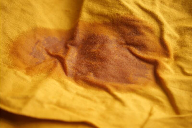 Con dos sencillos ingredientes los puedes quitar de tu ropa.