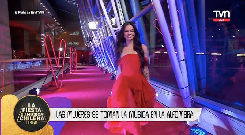 Soulfia en la alfombra roja. Créditos: TVN.