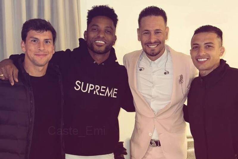 junto a sus compañeros en River Plate.