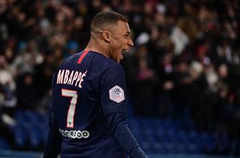 Mbappé hizo un 'látigo' que es comparado con la mítica jugada de Ronaldinho