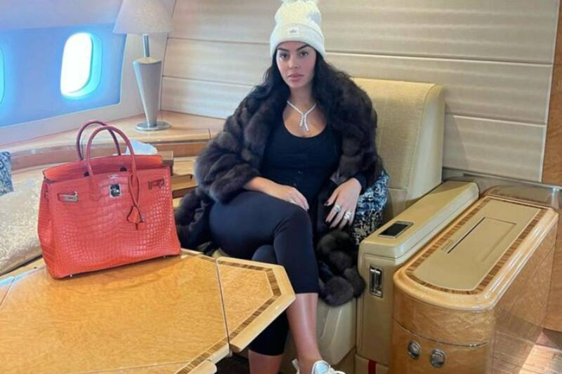 La pareja de Cristiano Ronaldo compartió algunas fotografías de su vida lujosa.