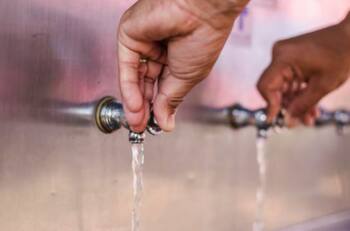 Aguas Andinas confirma corte de agua en sectores de siete importantes comunas de la RM para este jueves