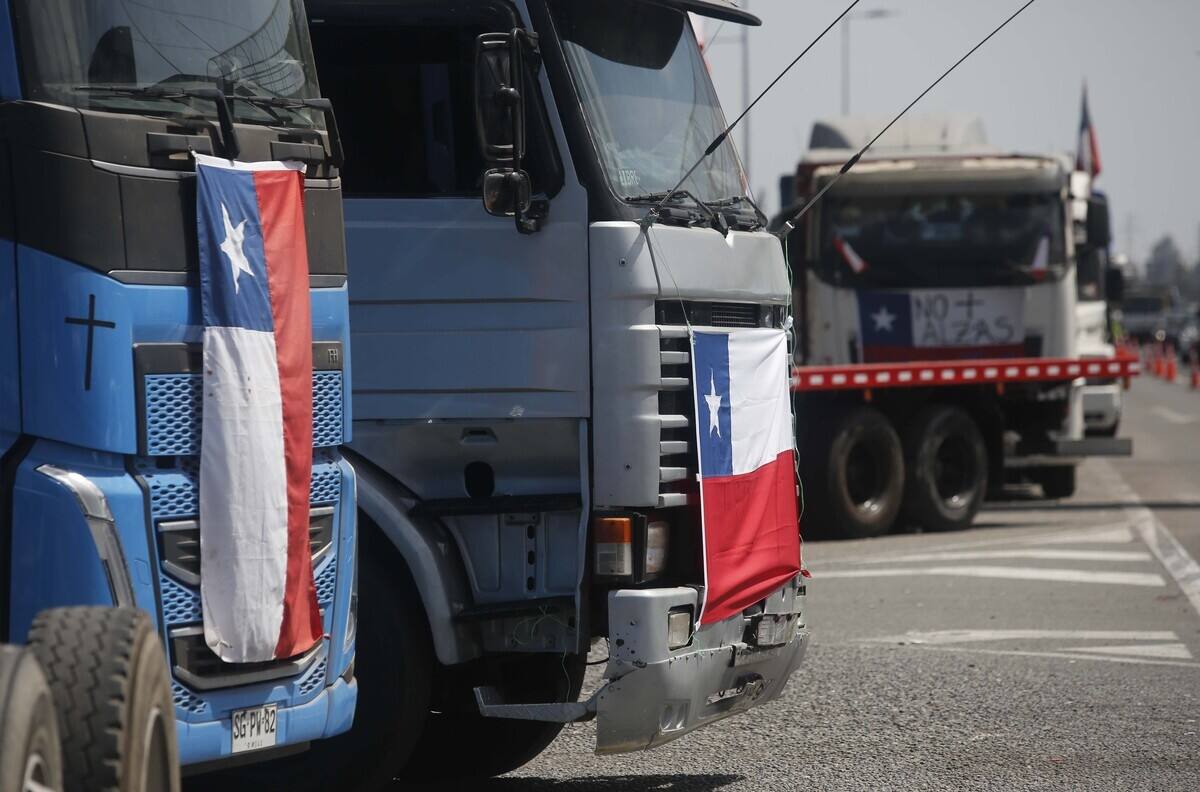 Camioneros no llegaron a acuerdo con el Gobierno y se mantiene el paro