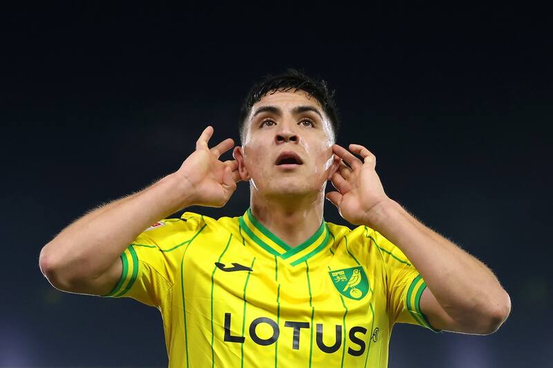 Marcelino Núñez ganó el premio al mejor gol de febrero en la Championship