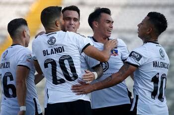 Mira acá el partido entre Colo Colo y Atlético Paranaense por Copa Libertadores