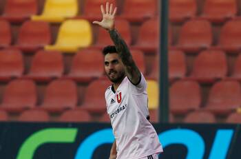 Hasta que se puso otra camiseta: Joaquín Larrivey fue presentado oficialmente en su nuevo club