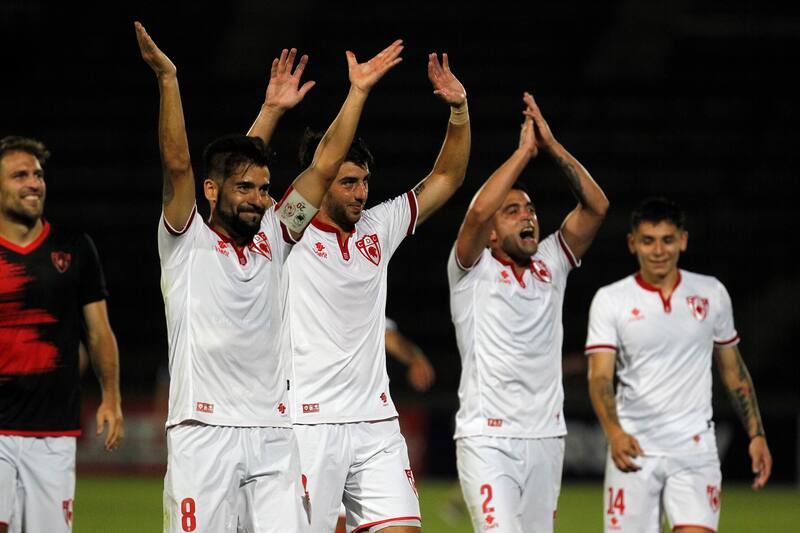 Futbol, A.C. Barnechea vs Deportes Copiapo.
Campeonato Ascenso 2020.
Los jugadores de Deportes Copiapo celebran el triunfo contra A.C. Barnechea por el ascenso en el estadio Nacional.
Santiago, Chile.
11/1/2020
Jonnathan Oyarzun/Photosport
Football, A.C. Barnechea vs Deportes Copiapo.
Ascent Championship 2020.
Deportes Copiapo's player celebrate their victory against A.C. Barnechea during ascent Championship at the Nacional stadium.
Santiago, Chile.
11/1/2020
Jonnathan Oyarzun/Photosport
