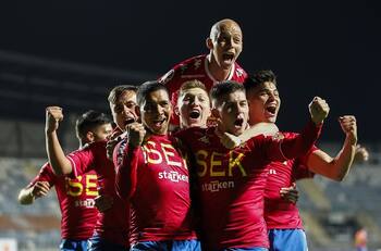 Unión Española puso un pie en los octavos de final de la Copa Chile tras ganarle a Puerto Montt
