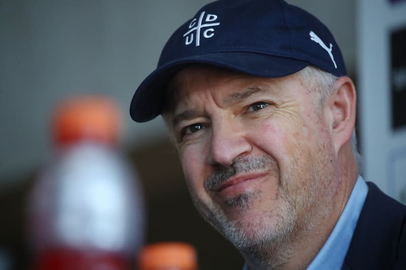 La ácida burla de Juan Tagle a hincha de la U por presencia de hinchas de Boca Juniors en el Claro Arena. Foto: Agencia Aton.