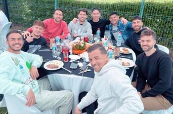 VIDEO | Leo Gil el más entusiasmado: Colo Colo celebró anticipadamente el 18 de septiembre al ritmo de Américo