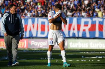 ¿Cuántos partidos se pierde? La UC dio a conocer el parte médico de César Pinares tras su lesión
