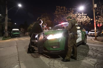 VIDEO | Delincuentes se hacían pasar por policías: Atropellaron a motorista y vecinos realizaron detención ciudadana