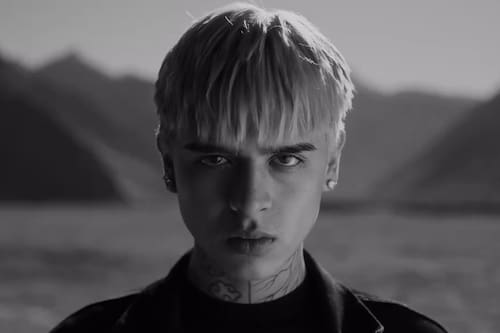 ¿Quién es Max Valenzuela, el cantante e influencer chileno acusado de presunto abuso sexual?