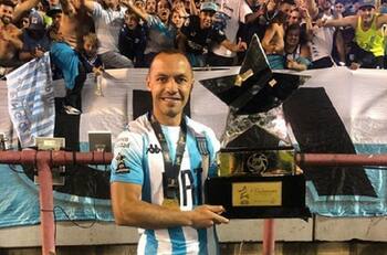 Marcelo Díaz celebró nuevo título de Racing con inspirado mensaje