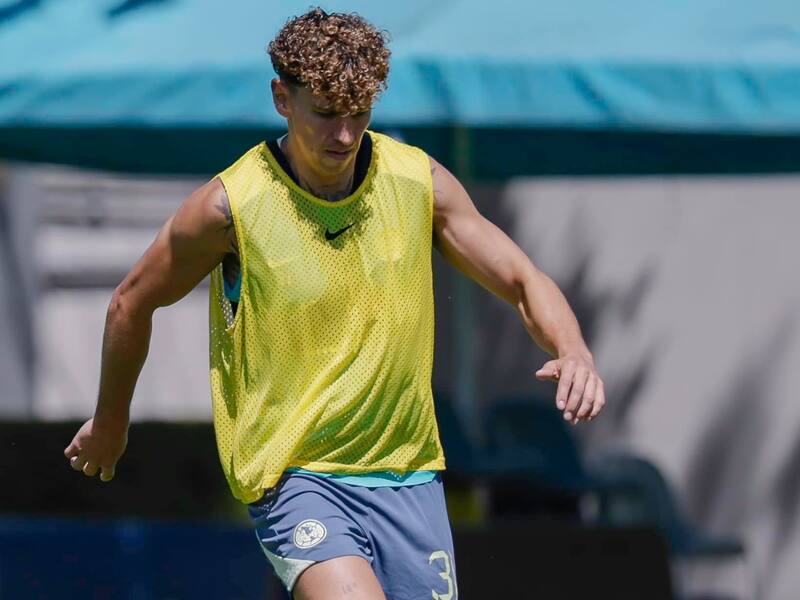 El zaguero chileno ya se encuentra entrenando con normalidad. Foto: Facebook Club América.