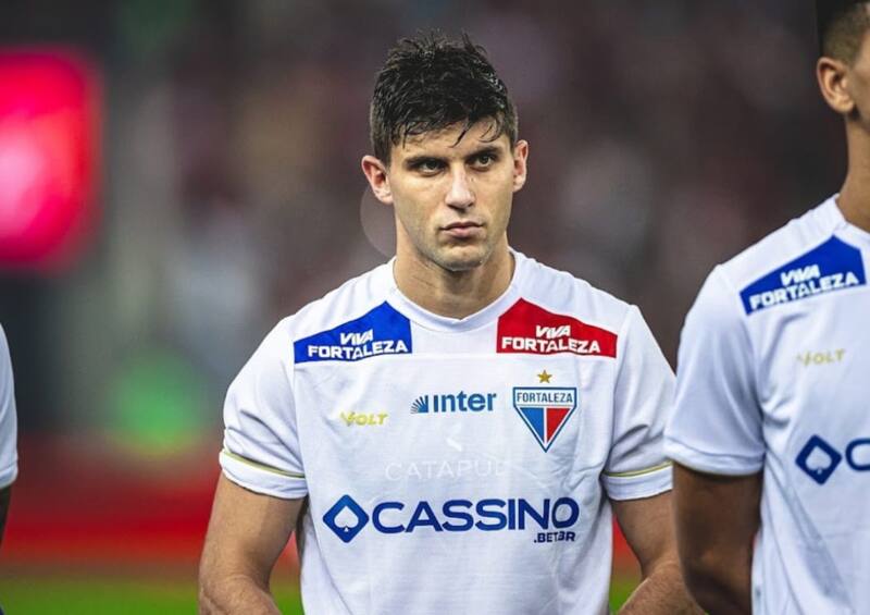 , defensor chileno del Fortaleza.