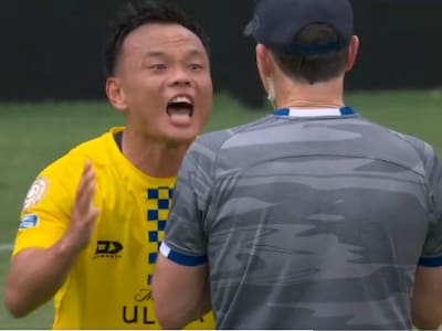 El gran enfado de jugador del Auckland City con su cuerpo médico en el Mundial de Clubes