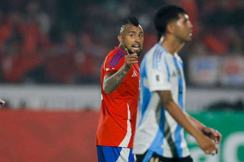 Arturo Vidal contra Argentina en Eliminatorias. Agencia Aton