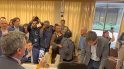 VIDEO | Diputado De la Carrera increpó a Diego Schalper tras rechazar la moción de censura contra Karol Cariola