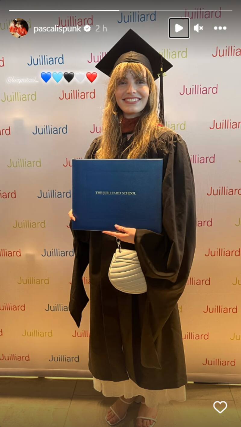 Pedro Pascal acompañó a su hermana en su graduación