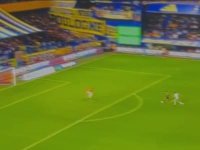 VIDEO | El pase de Carlos Palacios que desperdició Merentiel para el gol de Boca Juniors