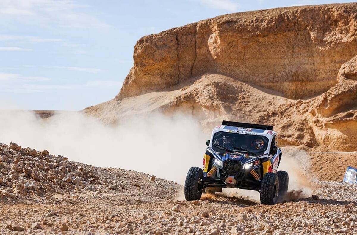 Chaleco López y Latrach cierran la primera etapa del Dakar como líderes