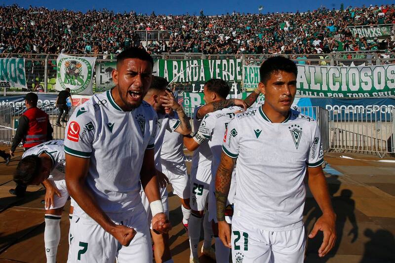 Santiago Wanderers tiene un promedio superior a las 6 mil personas, en los dos partidos que ha jugado esta temporada. Foto: Agencia Aton.