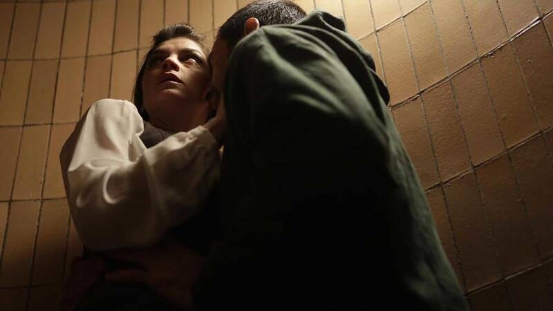 La cinta es protagoniza por José María Yazpik y Flora (Cecilia Suárez. Créditos: Netflix